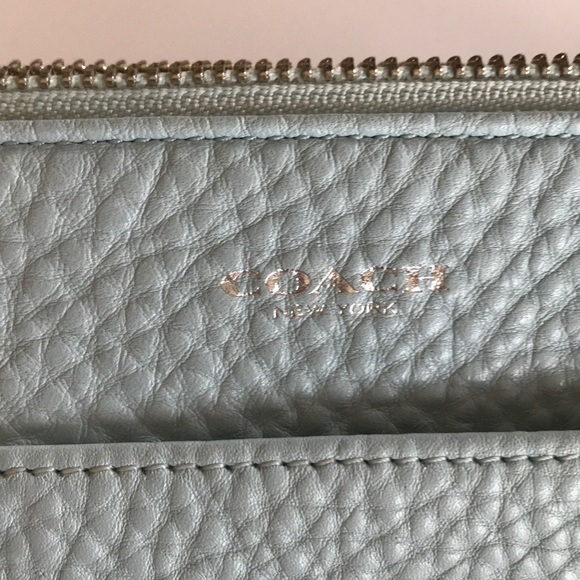 Coach Purse - Picture 4 of 6